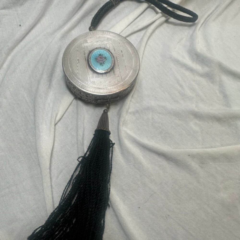 Antique Sterling Art Deco Evans Guilloche Powder Compact Wristlet W/ Tassel